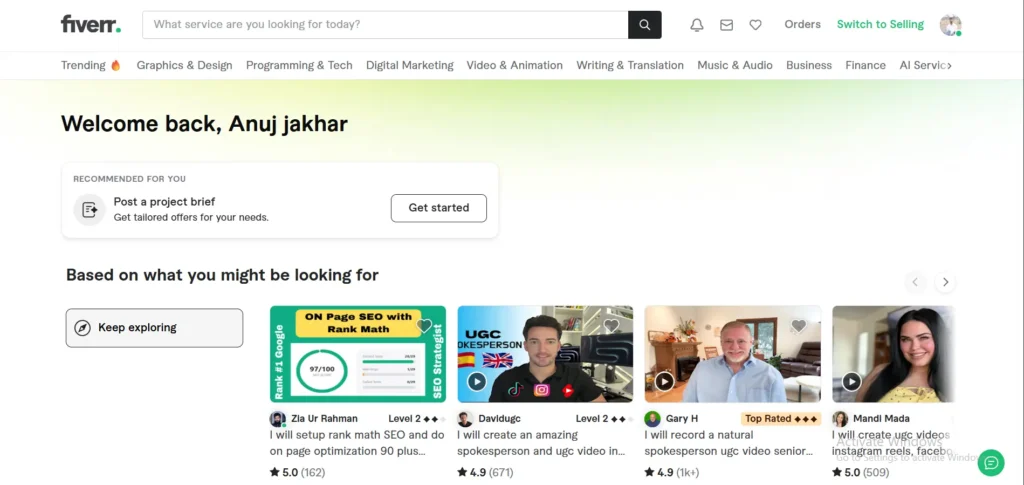 Student using Fiverr, Upwork, EarnKaro and Toloka websites to earn money online
